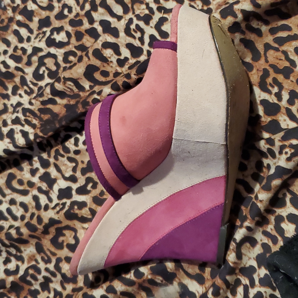 Shoes - Picture 3 of 5